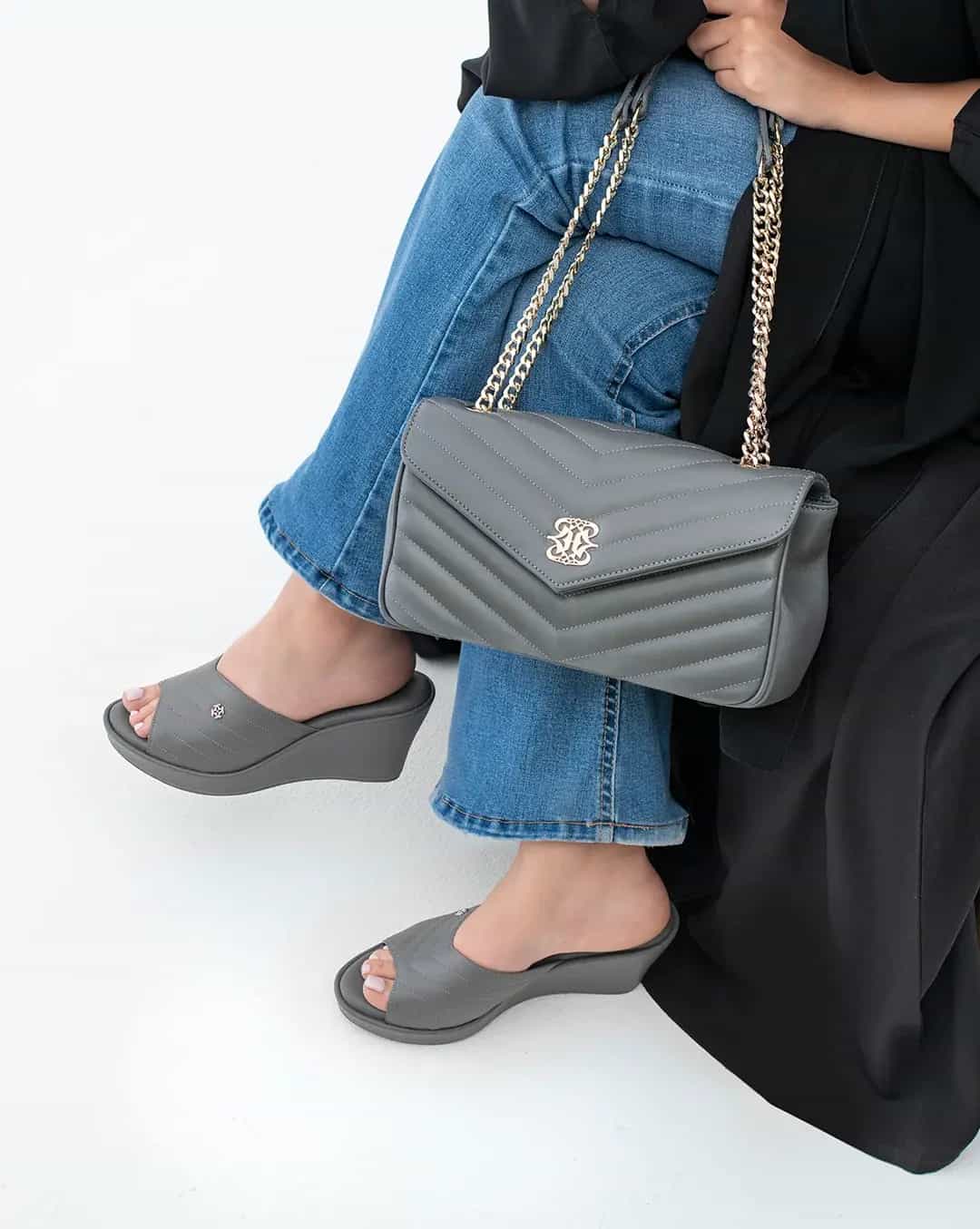 Classic V Quilting Wedge for Ladies