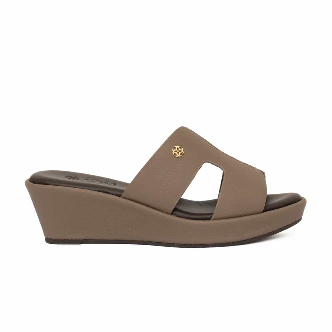 Chic Medium Wedge Slippers in Saffiano Leather