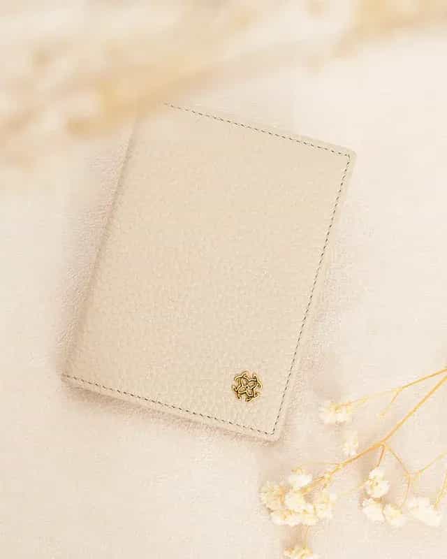 Chic Bifold Card Holder